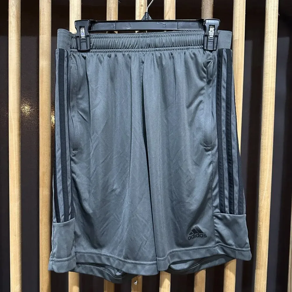 Adidas AEROREADY Shorts Mens Medium Gray Recycled Polyester Athletic Training M